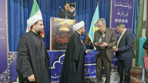 برپایی میز خدمت‌ و تقدیر شهردار زیباشهر مهندس صابری از امام جمعه زیباشهر حجت‌الاسلام والمسلمین حاج آقا افشاری به مناسبت ۵ مرداد اقامه اولین نماز جمعه کشور