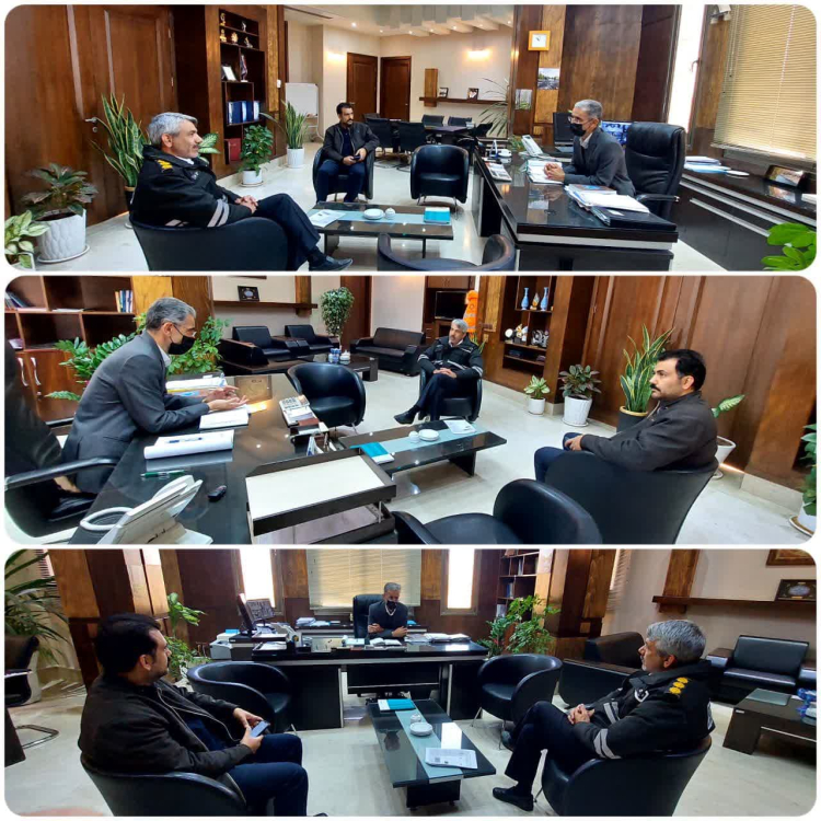 جلسه مهندس صابری شهردار زیباشهر با رئیس پليس راهور شهرستان و نماینده محیط زیست در ساختمان شهرداری برگزار گردید .